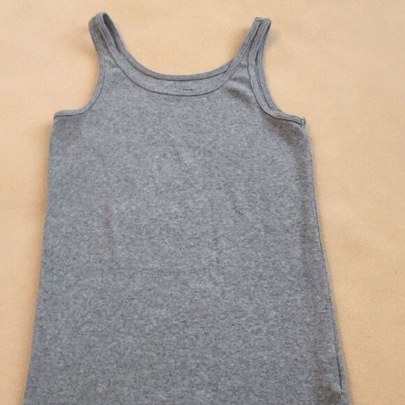 4/$20 Bundle of 3 Summer Tank Tops Sz 8 - Picture 6 of 8